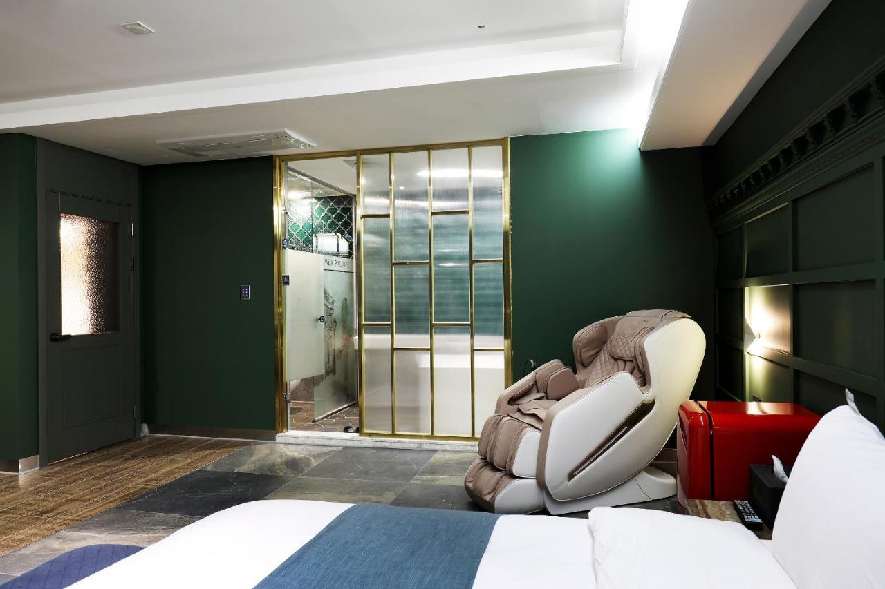 El Tower Hotel Gunsan Exterior photo