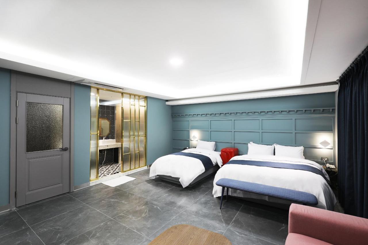 El Tower Hotel Gunsan Exterior photo