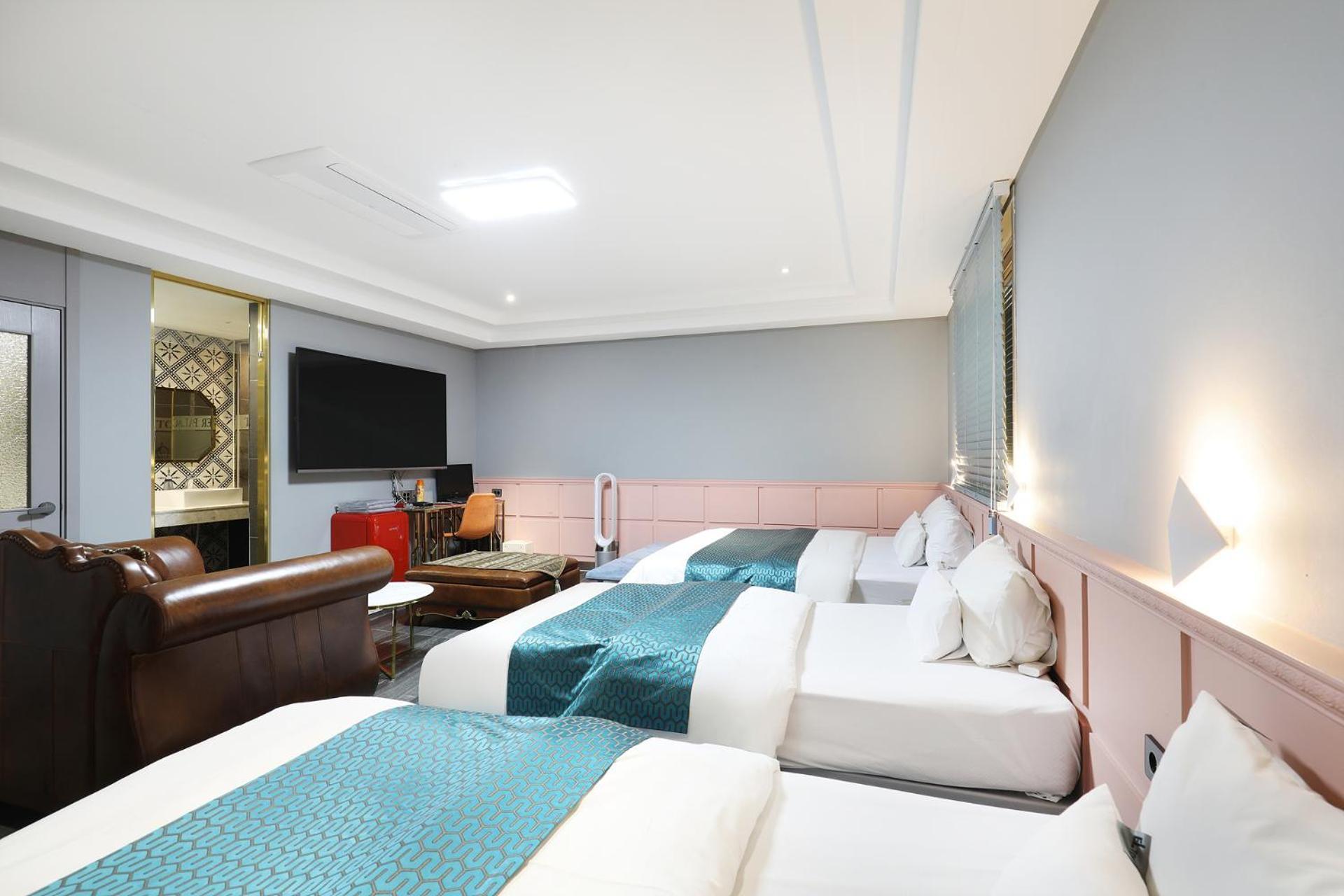 El Tower Hotel Gunsan Exterior photo